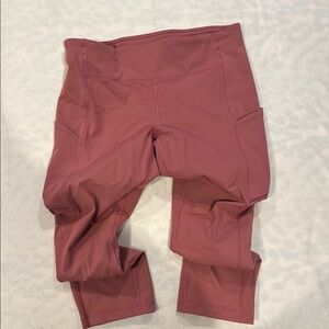 Lululemon Tights cropped…mauve/pink, size 8, new condition.